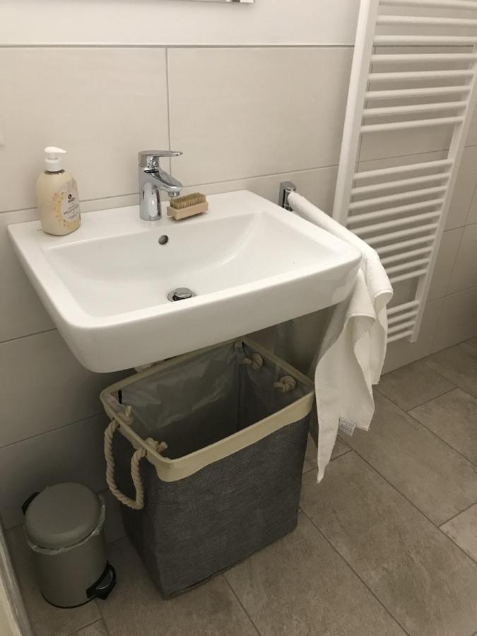 Schoenes Ferienappartment In Zell Am See: Zentral Gelegen Und Naehe Der Areitbahn Und Dem Zeller See Exteriér fotografie